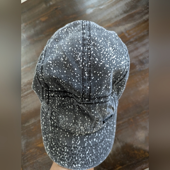 Distressed Look RVCA 100% Cotton Adult One Size Fits All Adjustable Cap - Picture 11 of 14